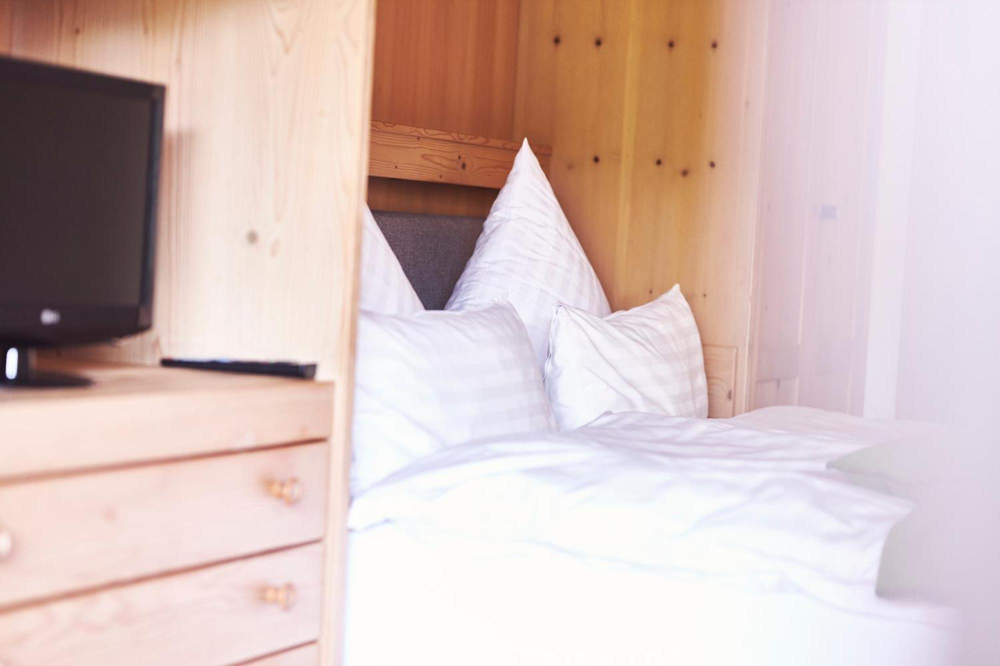 Sonnhof Apartments Tegernsee - Zentral Und Perfekt Fuer Urlaub & Arbeit Bad Wiessee Room photo